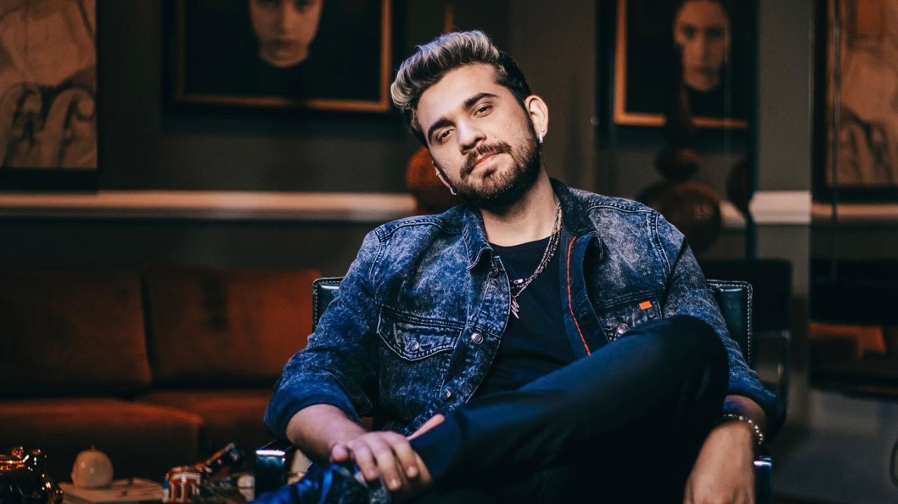 Gustavo Mioto ignora as pressões estéticas e prioriza sua música