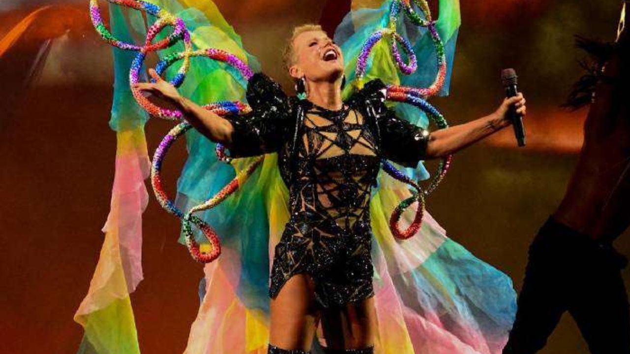 Xuxa lança turnê no Rio ao lado de sua filha Sasha