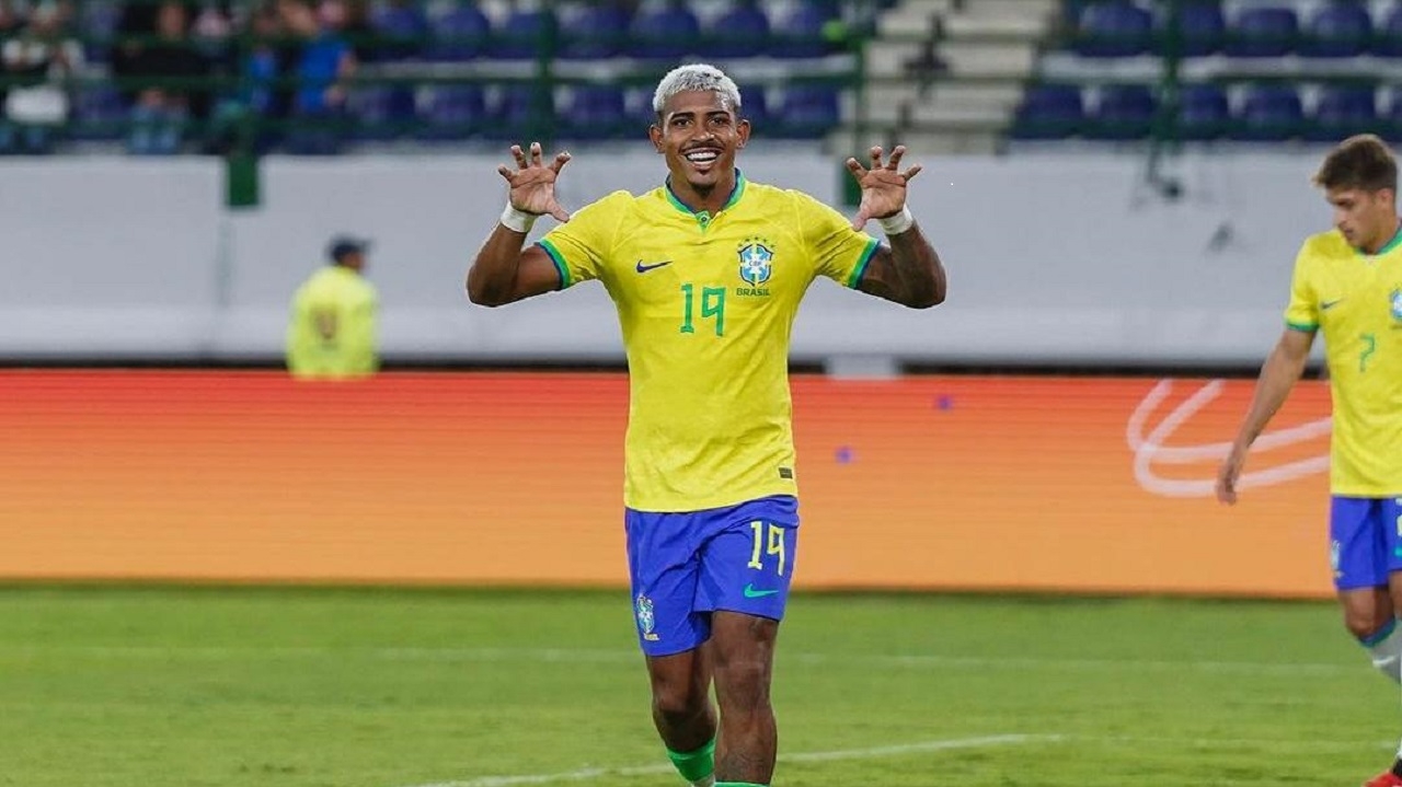 Brasil supera Colômbia no Pré-Olímpico, mas não convence o público