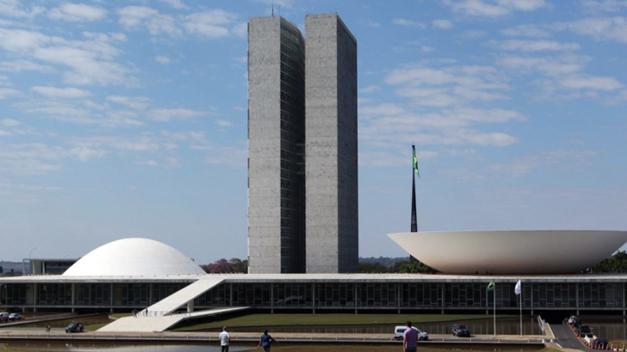 Brasil perde dez posições e registra 36 pontos no ranking que mede a percepção sobre corrupção