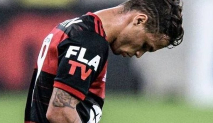 Michael, jogador do Flamengo, revela ter tido depressão: “/Quis me suicidar”/