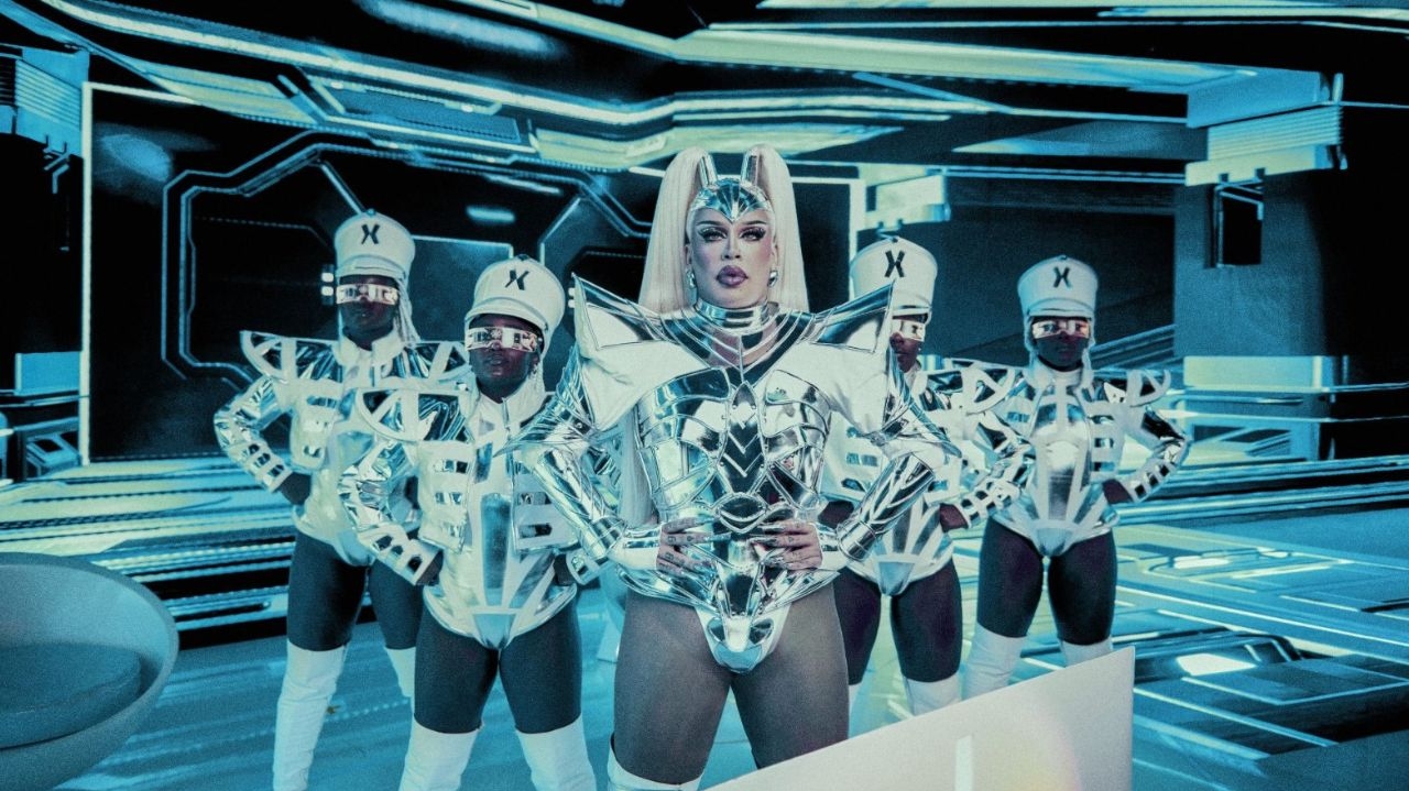 Gloria Groove fala sobre lançamento de “Modo Xuxa” e era “Futuro Fluxo”