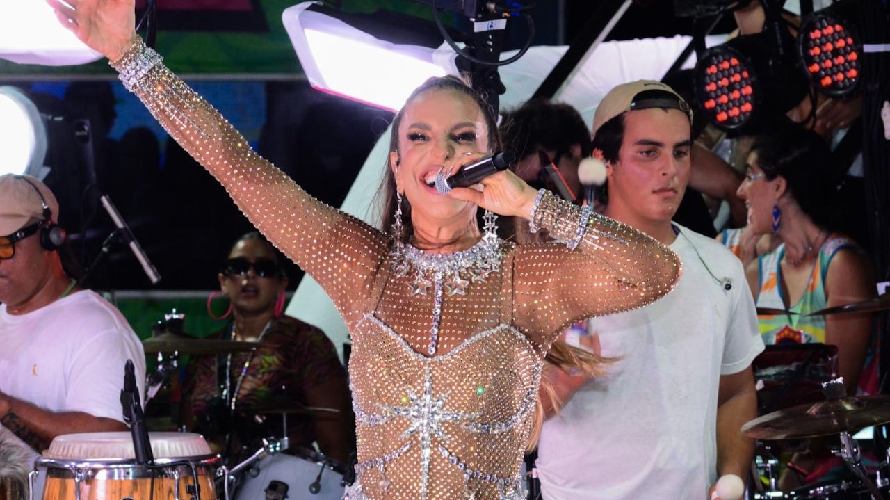 Baby do Brasil e Ivete Sangalo preveem apocalipse durante show
