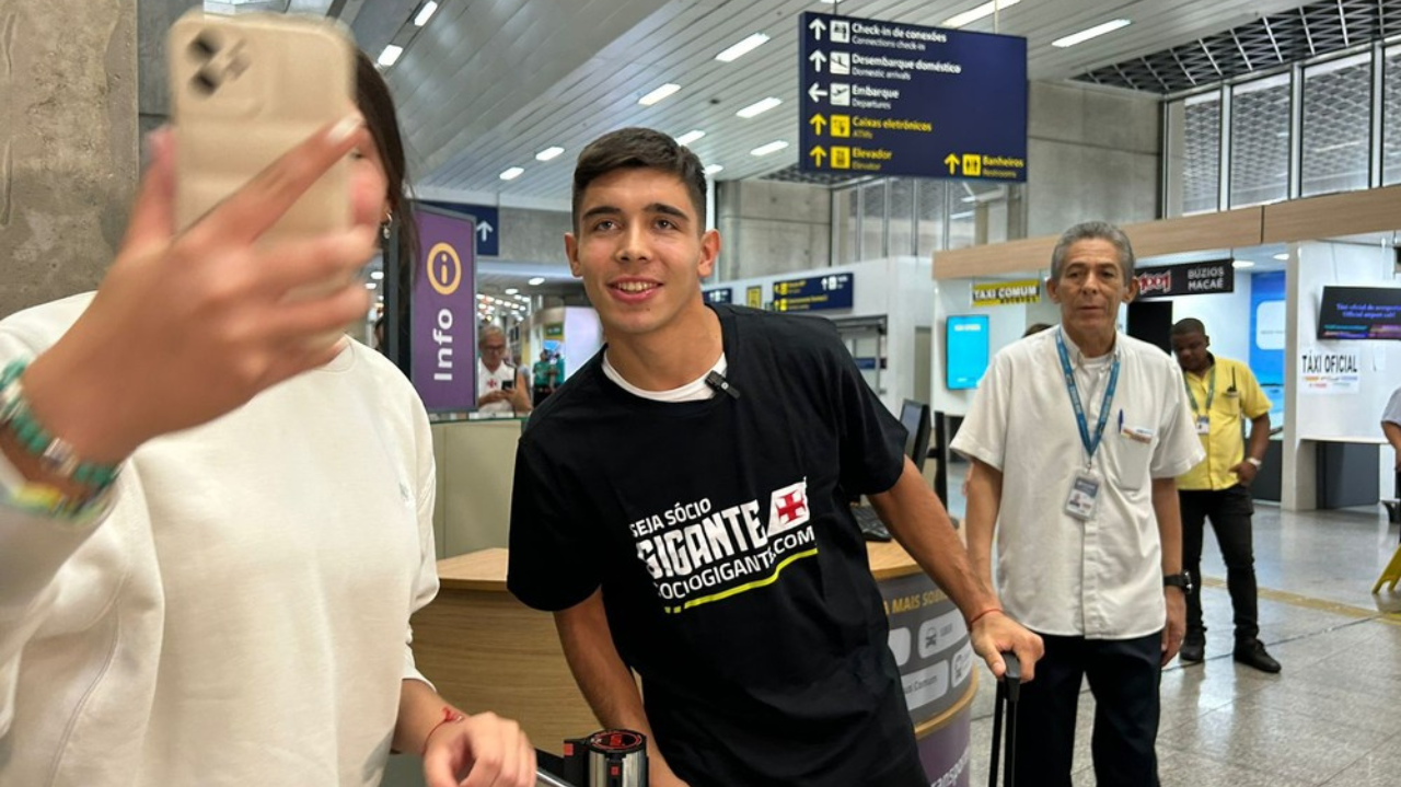 Após destaque no Pré-Olímpico, Juan Sforza chega ao Rio de Janeiro para fechar com o Vasco
