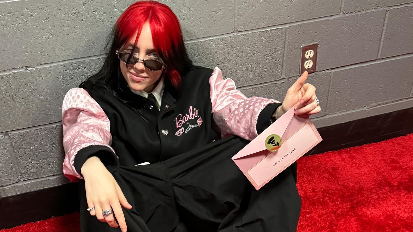 Billie Eilish anima a web ao anunciar que seu terceiro álbum está quase pronto