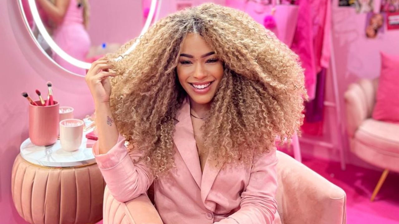 Maquiagem inclusiva: Thais Braz revoluciona a forma de ensinar maquiagem