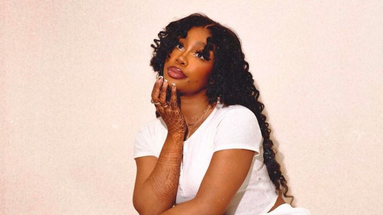 SZA surpreende os fãs com diferentes versões de “Saturn”