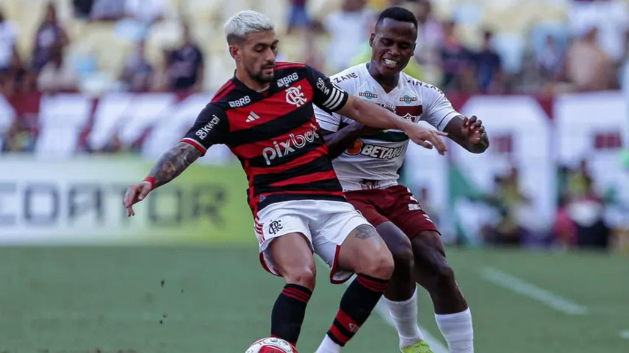 Flamengo domina clássico contra o Fluminense e garante vitória no Maracanã