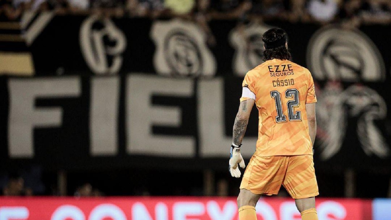 Corinthians vence São Bernardo e avança de fase na Copa do Brasil