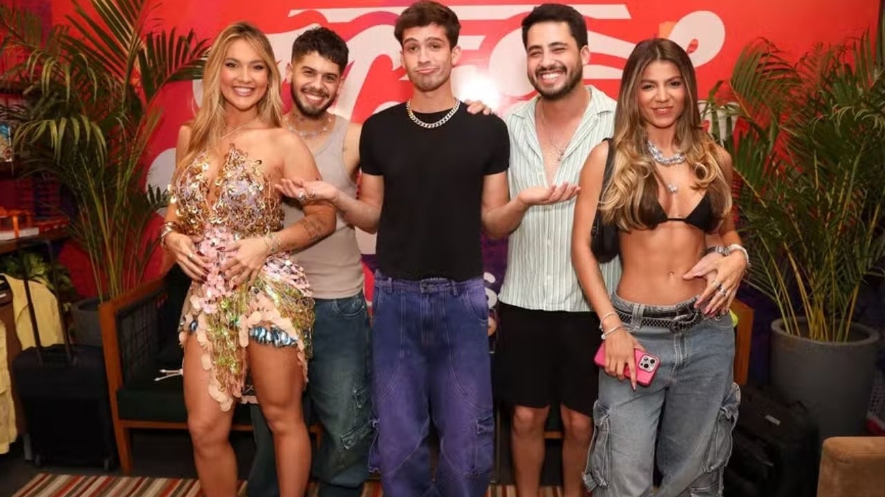 Virginia Fonseca e Hariany Almeida prestigiam evento após rumores de brigas