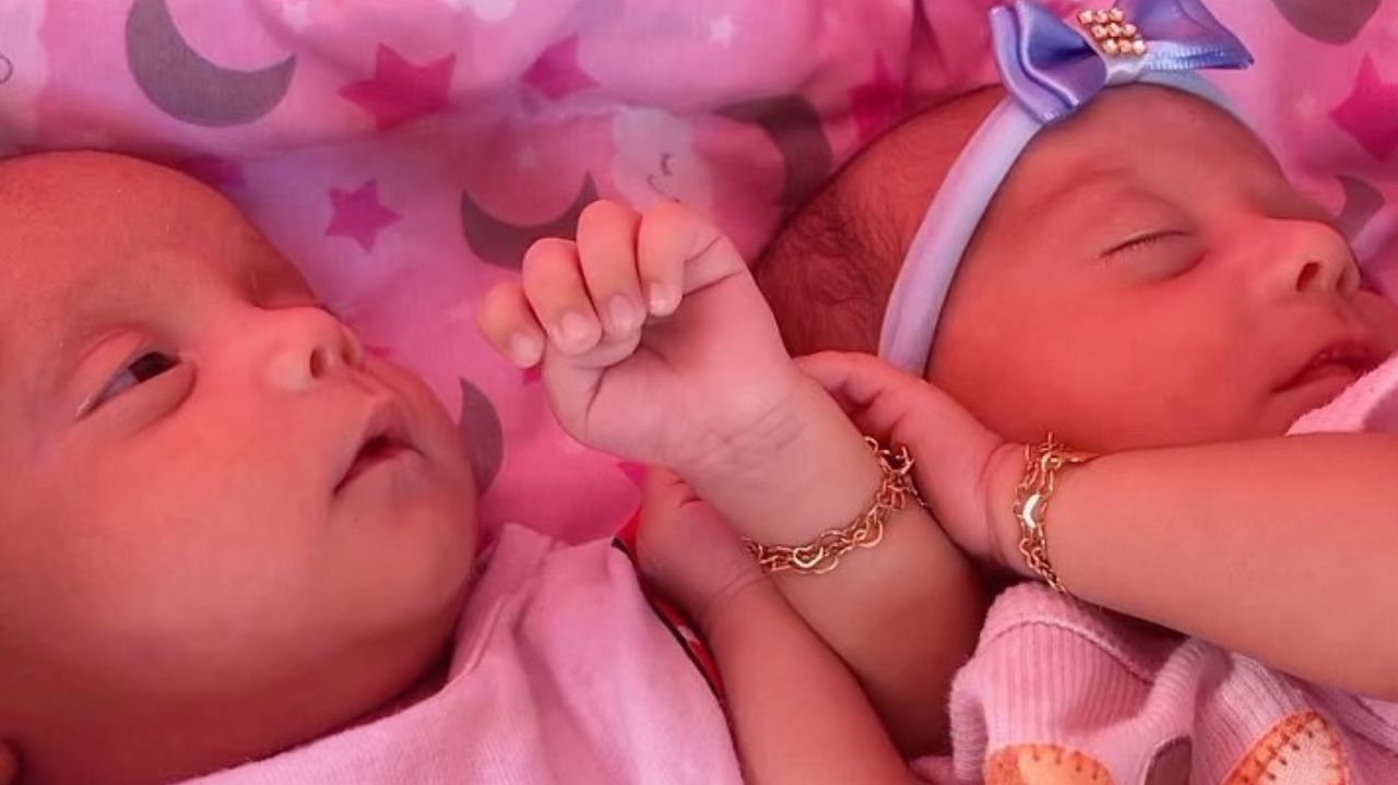 É confirmada a morte de uma das gêmeas levada pela enchente no RS