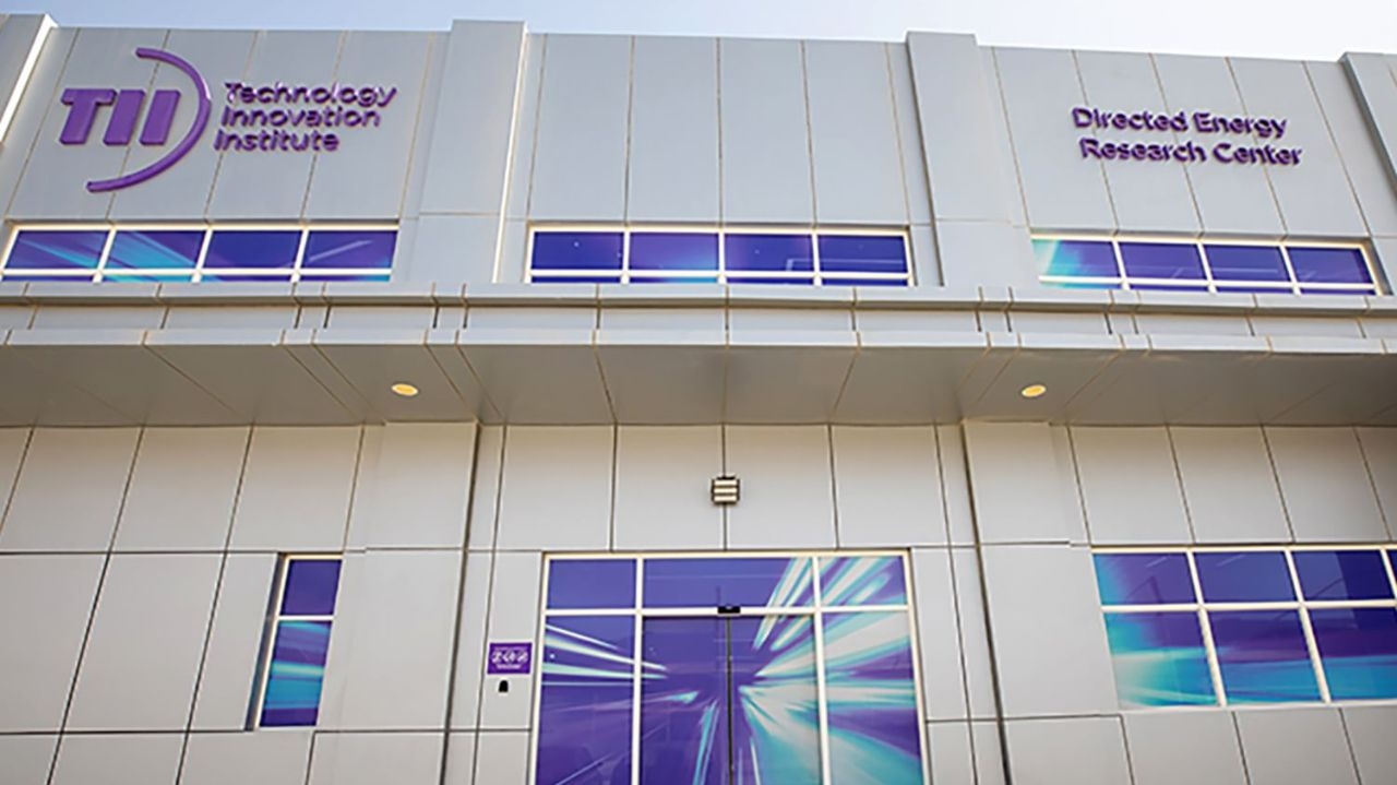 Emirados Árabes cria sistema de inteligência artificial de código aberto