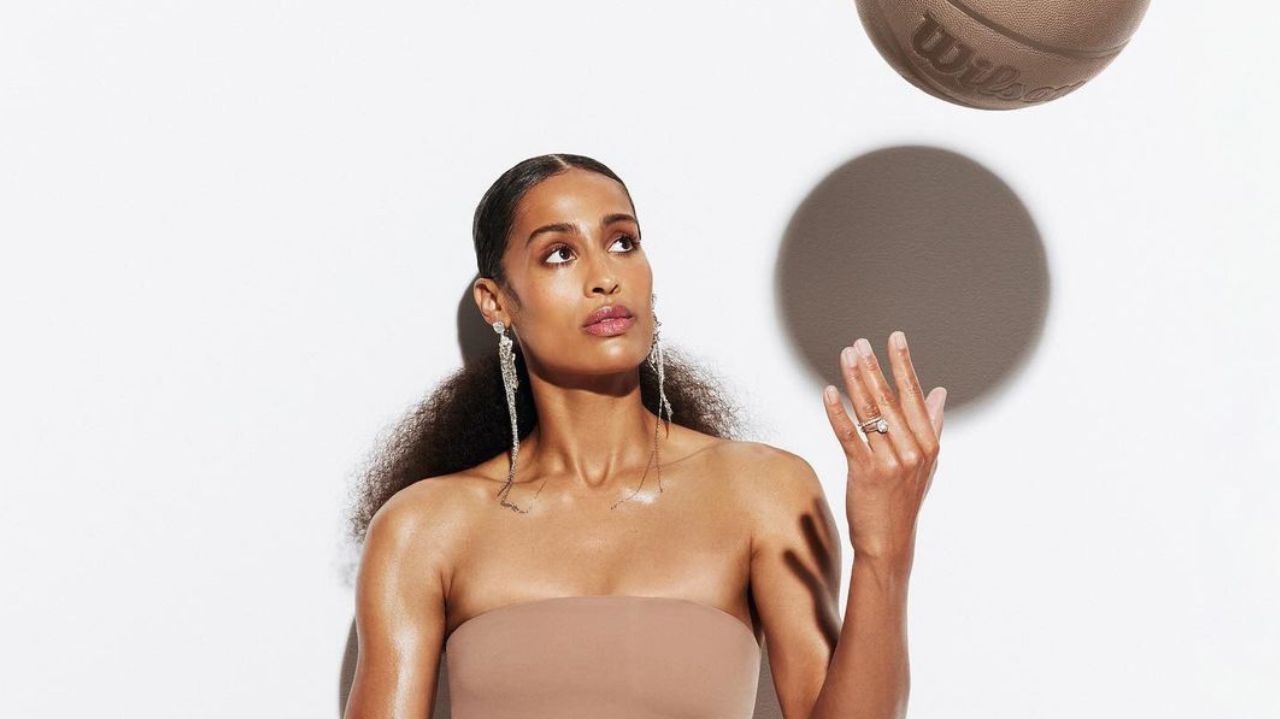 Skims lança campanha com jogadoras da liga profissional de basquete