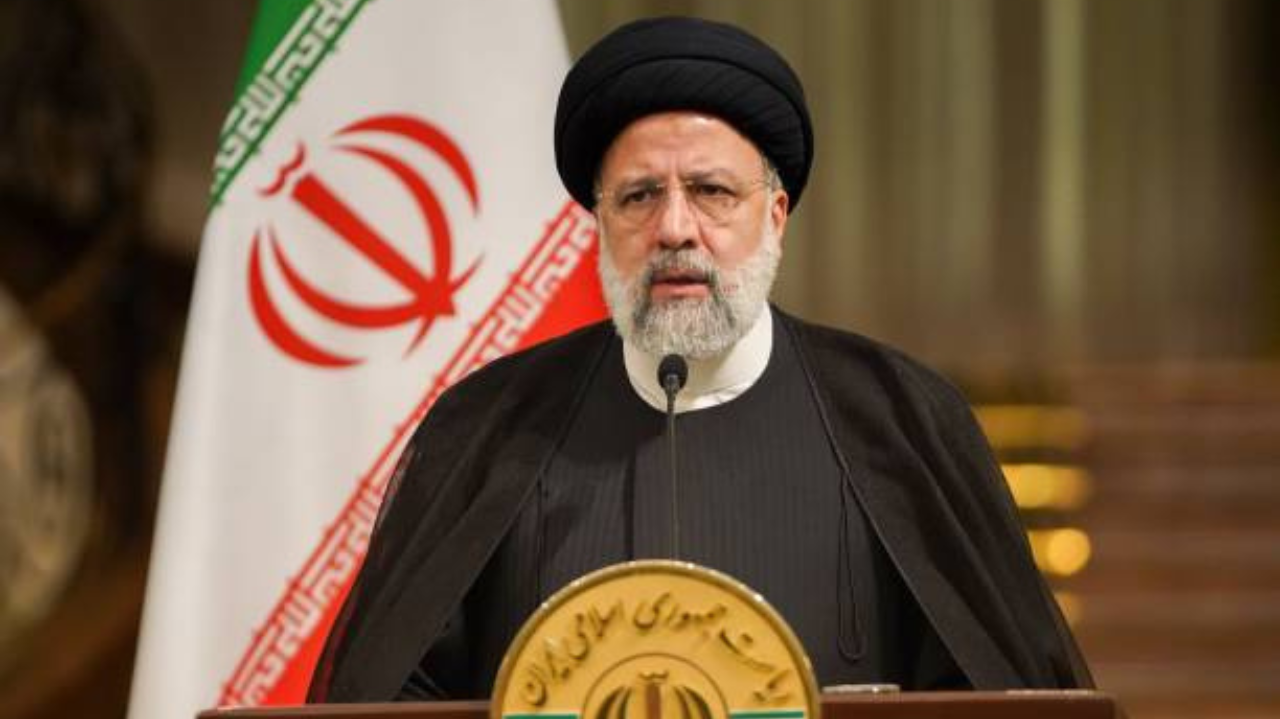 Presidente do Irã, Ebrahim Raisi, é enterrado em sua cidade natal