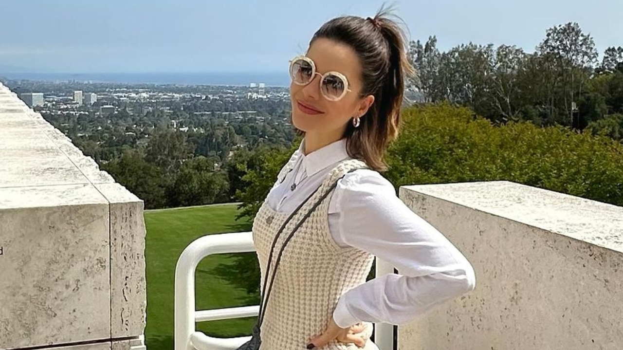 Sandy compartilha detalhes de sua viagem sozinha