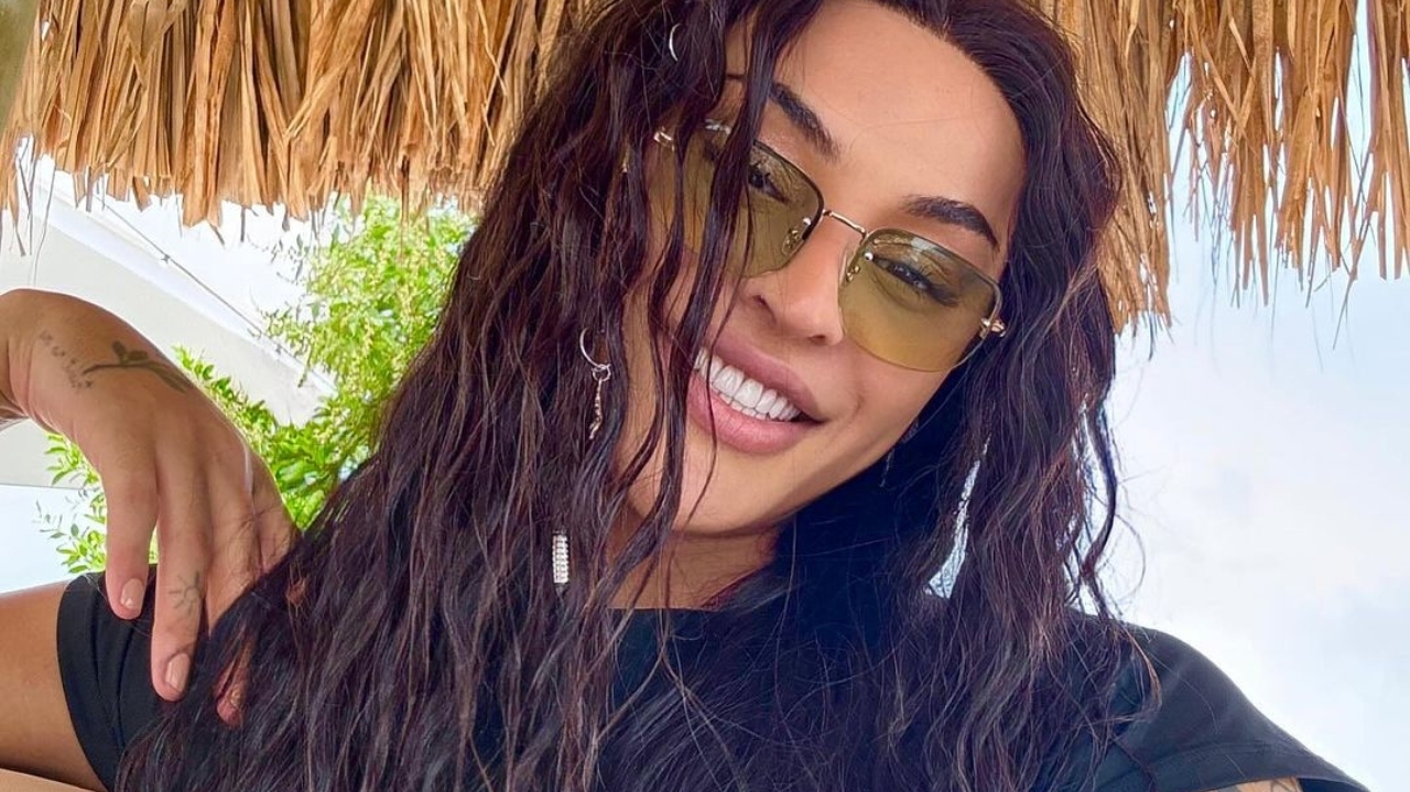 Pabllo Vittar lança versão ao vivo de “São Amores” após performance na Parada +LGBTQIAPN