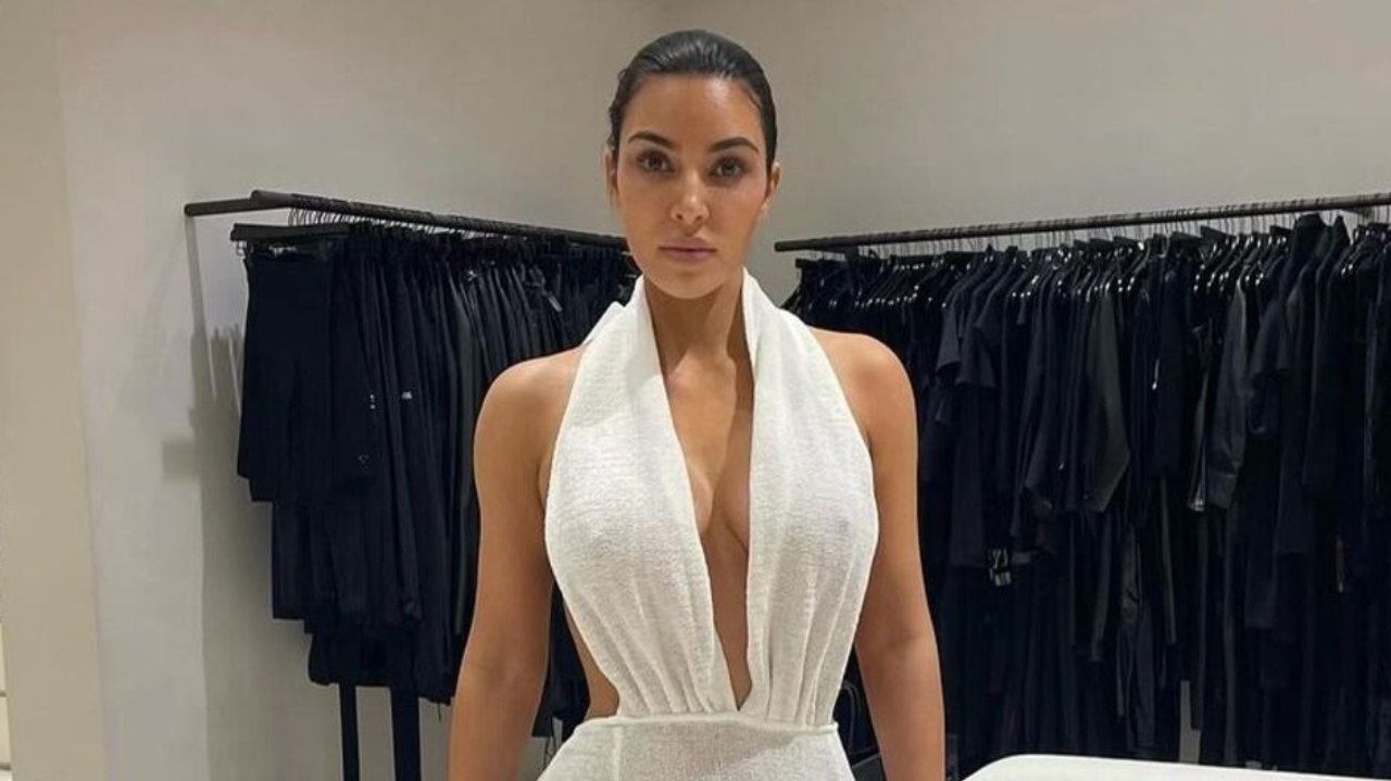 Kim Kardashian vai a show da Janet Jackson com look da popstar
