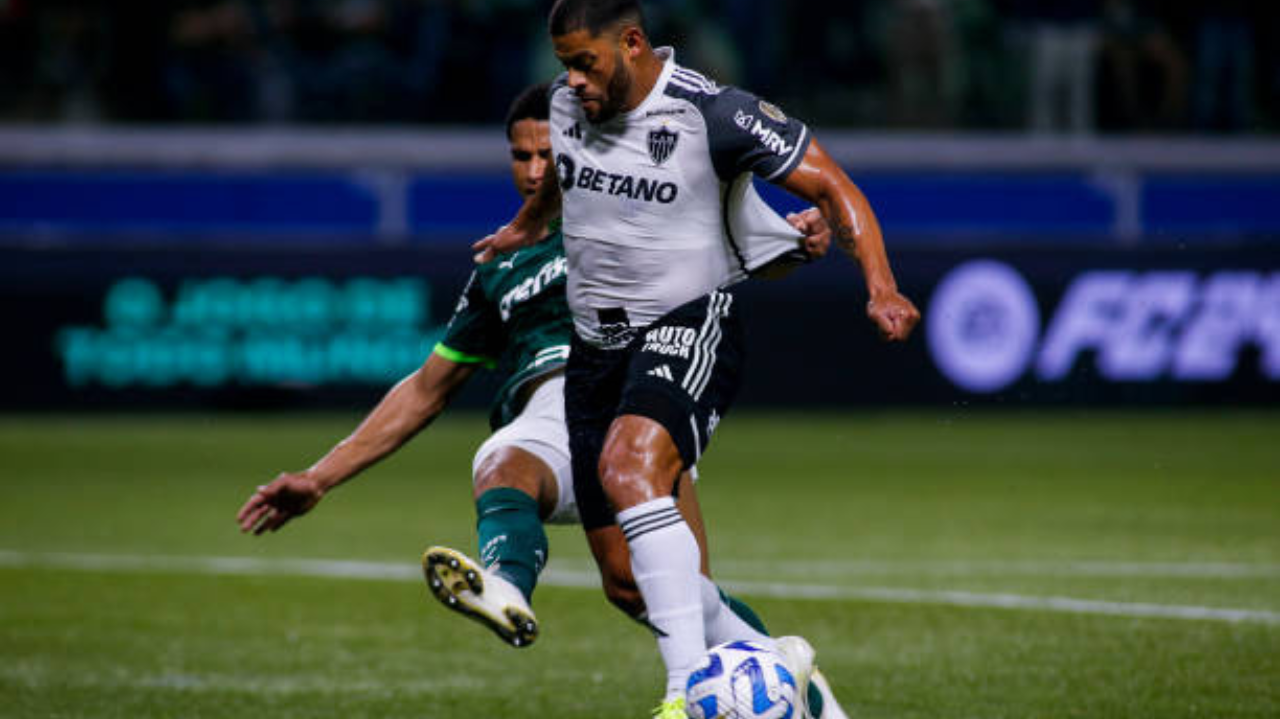 Atlético-MG sofre desfalques cruciais contra o Vitória: ausências de Paulinho e Hulk