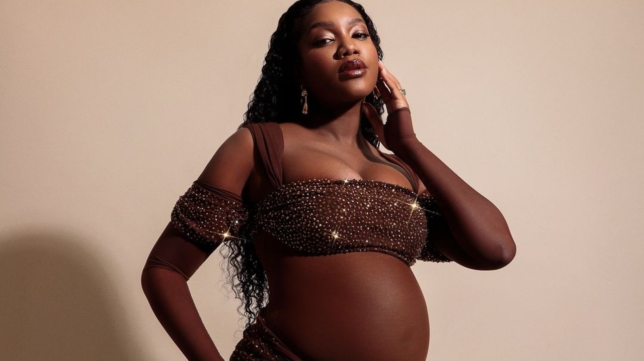 “Conversa com Bial” exibirá entrevista editada de Iza, após pedido da cantora