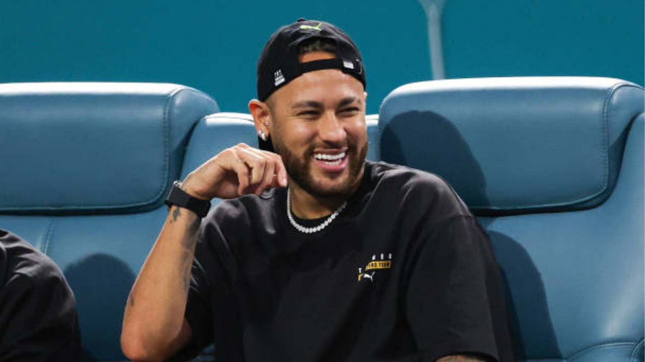 Neymar desabafa sobre recuperação de lesão no joelho