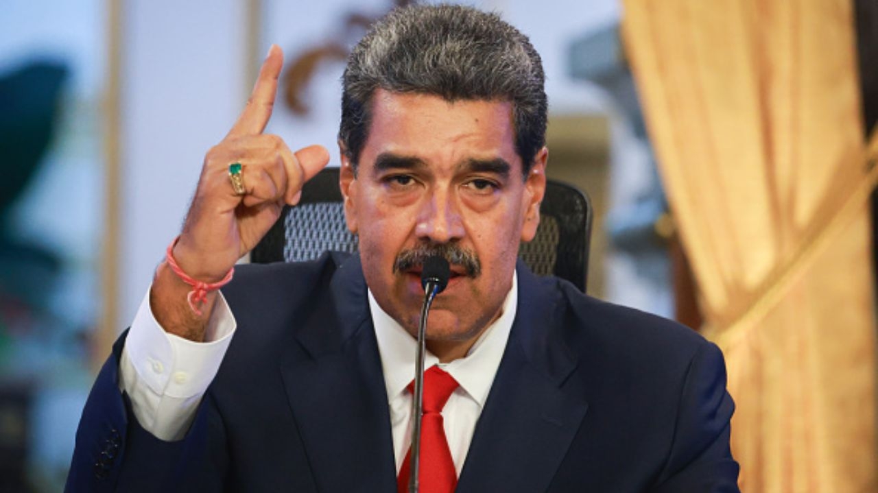 Maduro pede que população venezuelana desinstale o WhatsApp