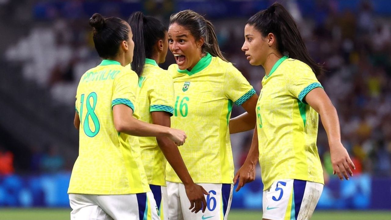 Brasil vence a Espanha no futebol feminino e vai à final na olimpíada