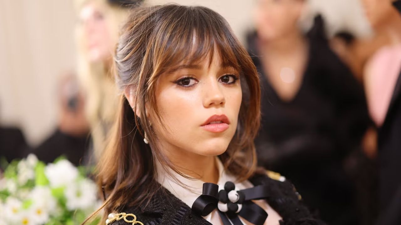 Jenna Ortega afirma que atuação de Dakota Fanning inspirou seu sonho de ser atriz