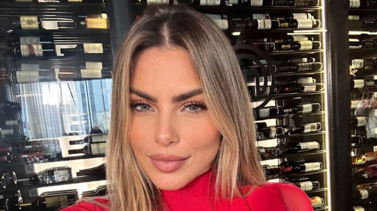 Erika Schneider arrasa em fotos em cenário deslumbrante na Argentina