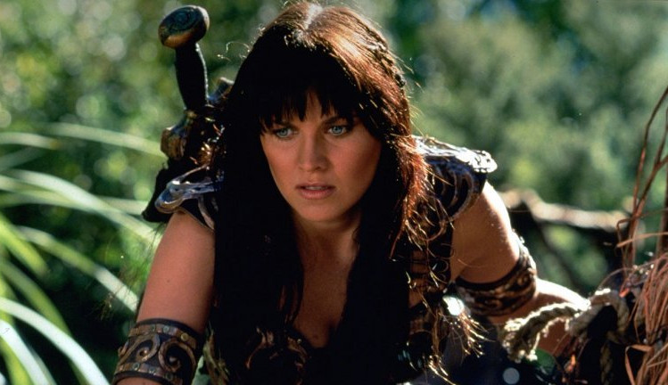 Lucy Lawless apoia possível reboot da série “/Xena: A Princesa Guerreira”/