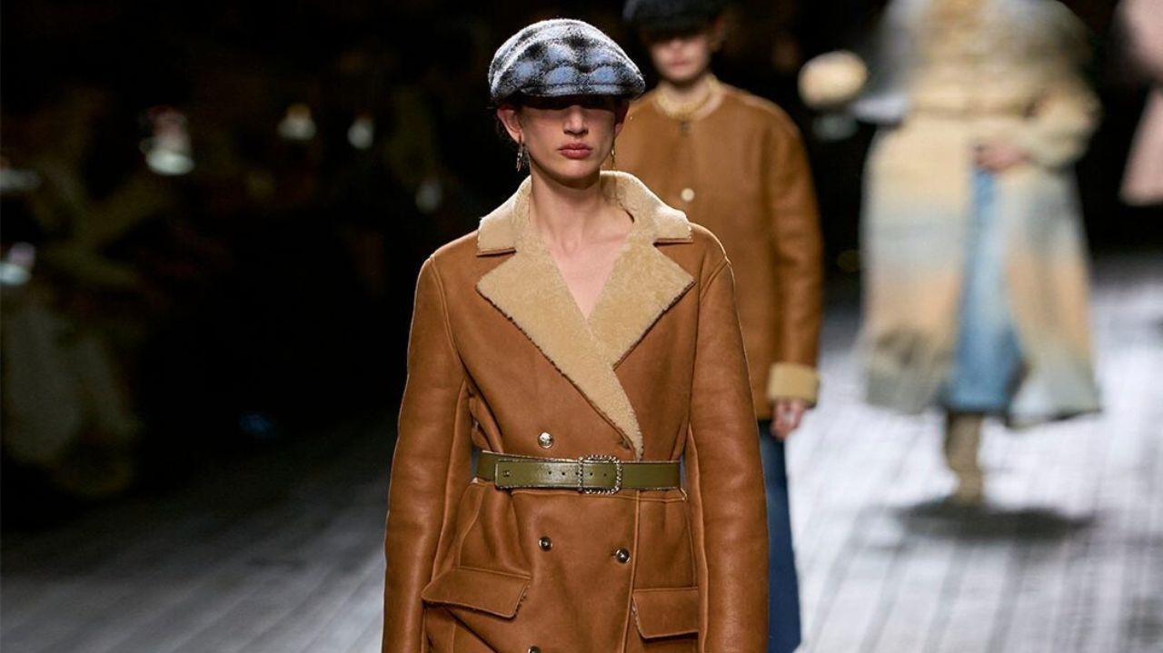 Confira a ascensão da tendência “Very Demure, Very Mindful” no mundo da moda