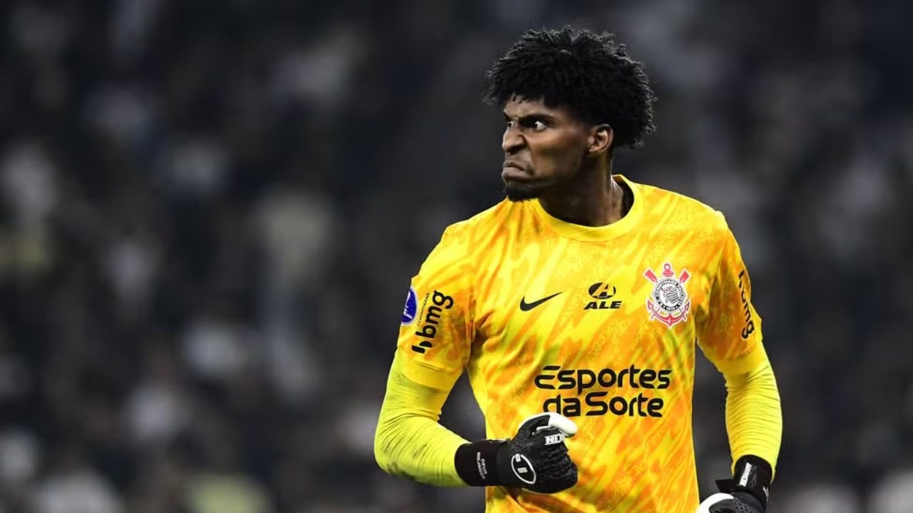 Corinthians vai pagar multa para ter Hugo Souza contra o Flamengo