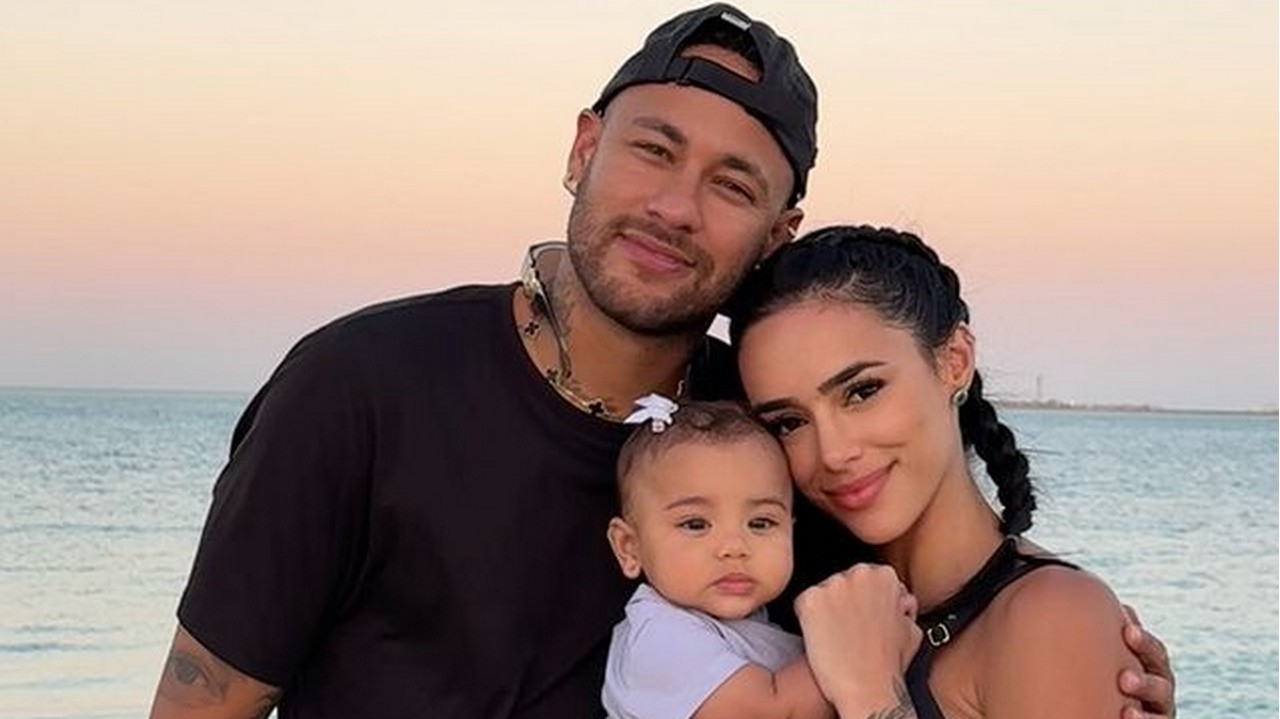 Neymar Jr. se derrete ao capturar momentos com Bruna Biancardi e Mavie