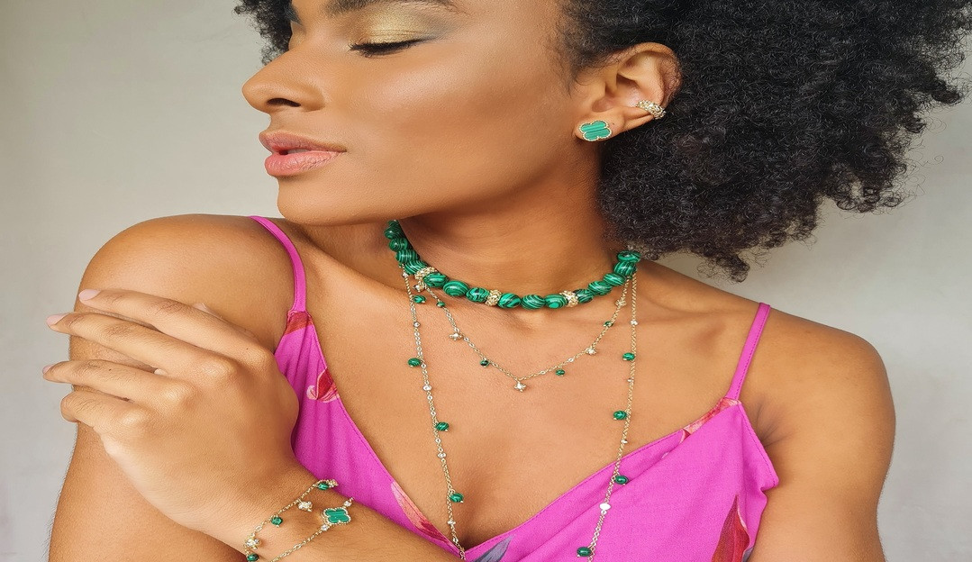 Tereza Nandes lança nova coleção de semi-joias focada no empoderamento feminino