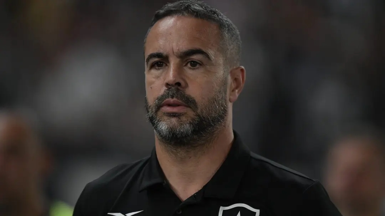 Arthur Jorge relata injustiça no empate do Botafogo com o São Paulo