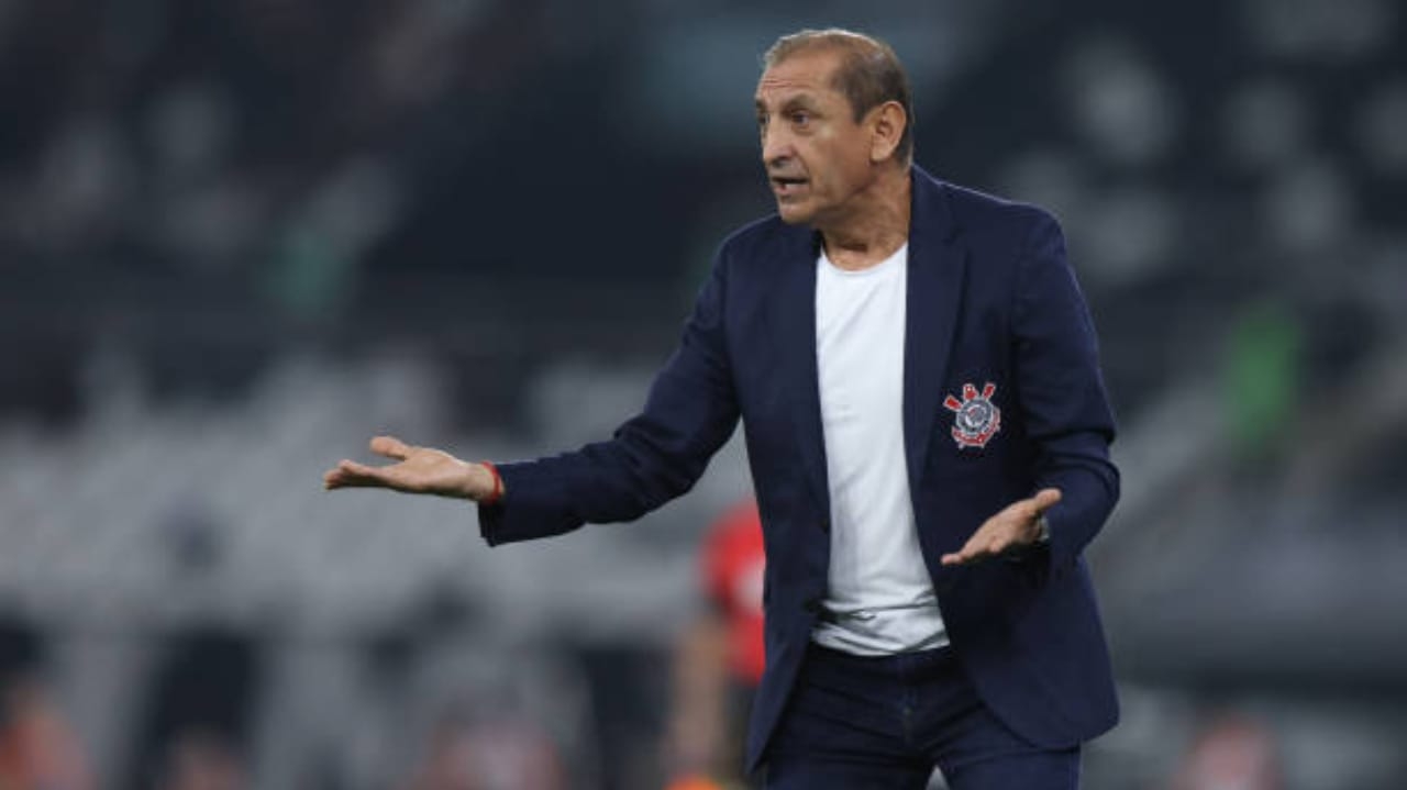 Após classificação diante do Fortaleza, Ramon Diaz considera evolução no Corinthians