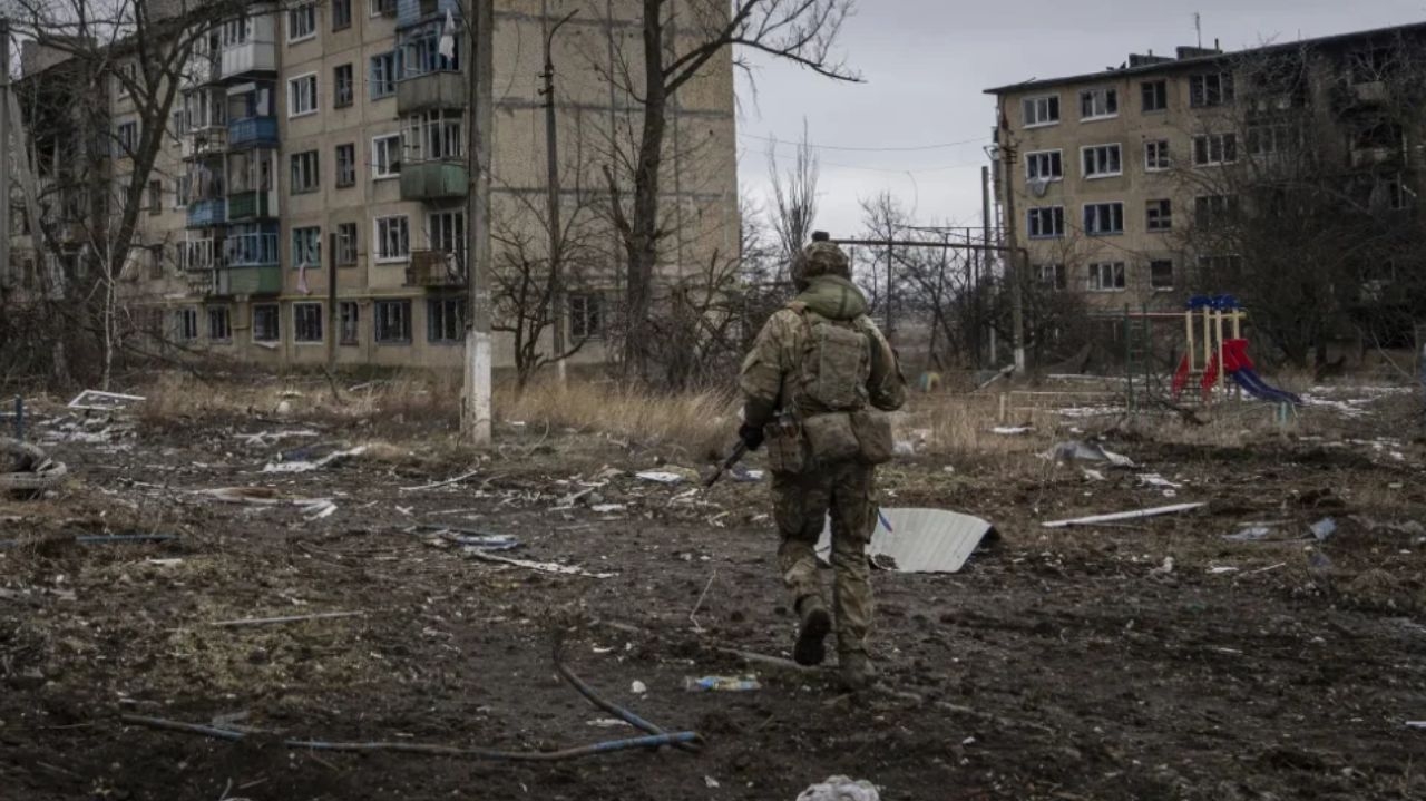Ucrânia anuncia retirada de tropas de Vuhledar