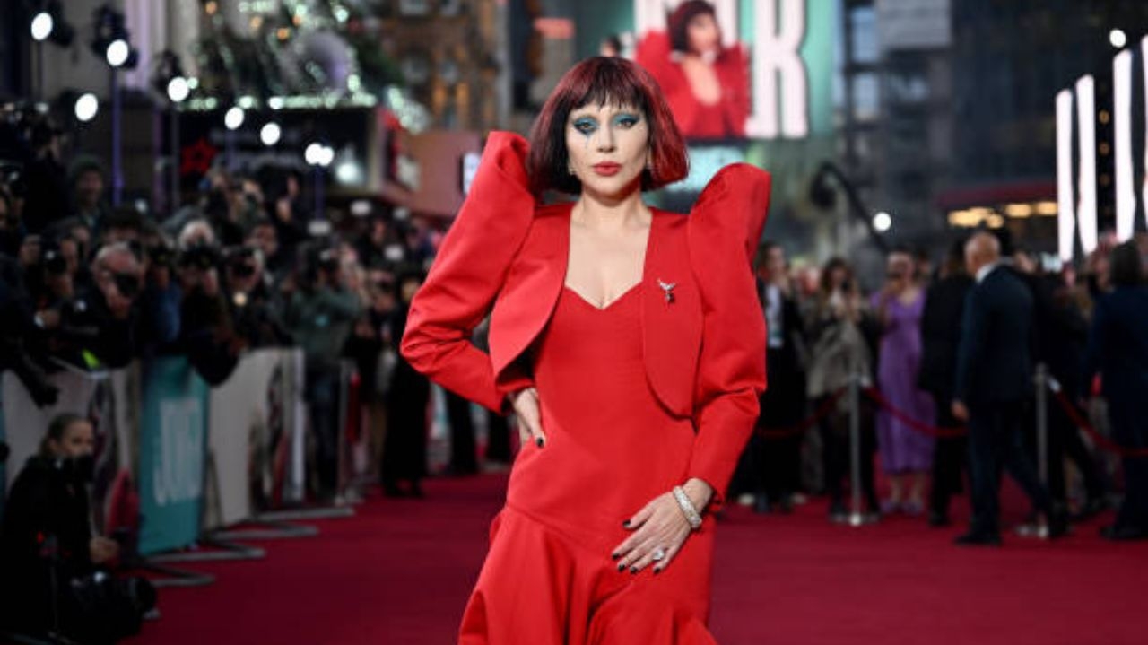 Lady Gaga surpreende em “Joker 2”: moda e performance em sintonia