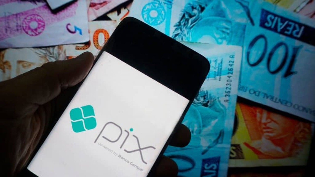 Banco Central anuncia lançamento de PIX por aproximação