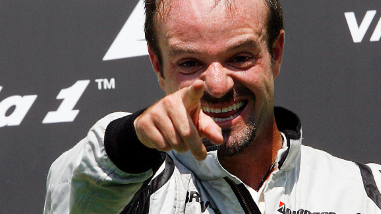 Barrichello questiona a preferência por Hamilton para pilotar o carro de Senna