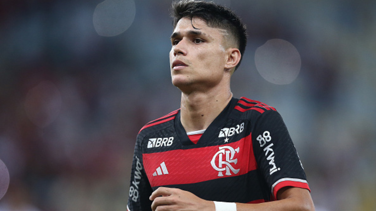 Atacante Luiz Araújo volta a treinar e se habilita para a finalíssima