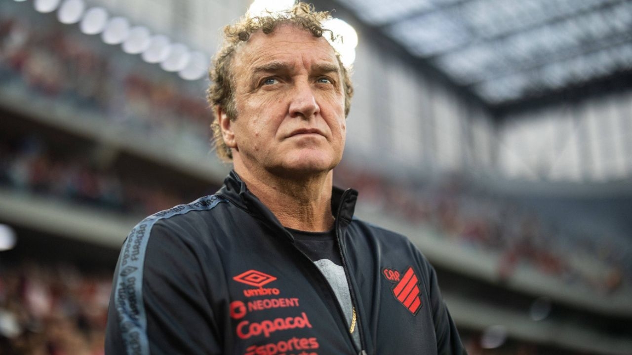 Cuca é especulado para ser técnico no Santos e polêmica volta à tona