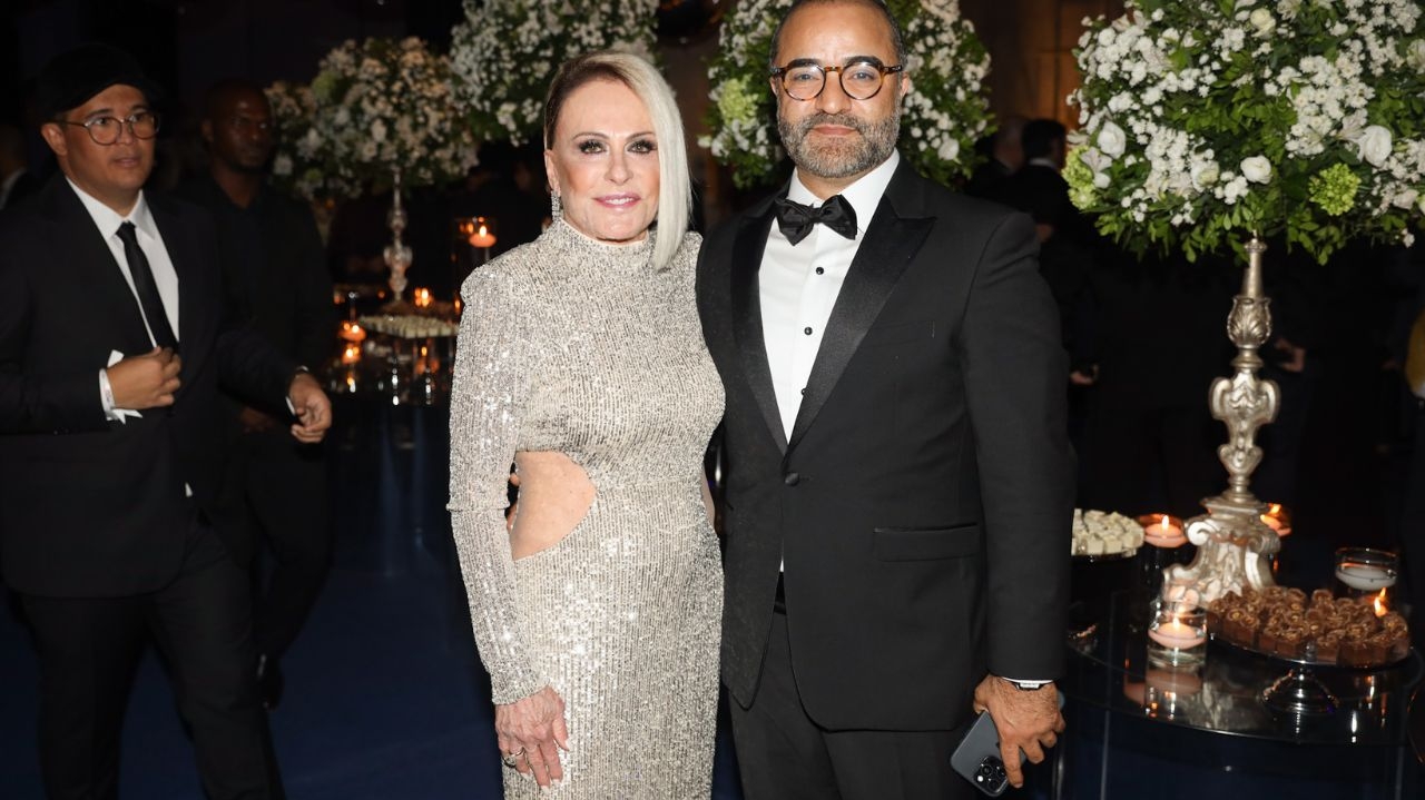 Ana Maria Braga aparece ao lado do namorado em leilão beneficente