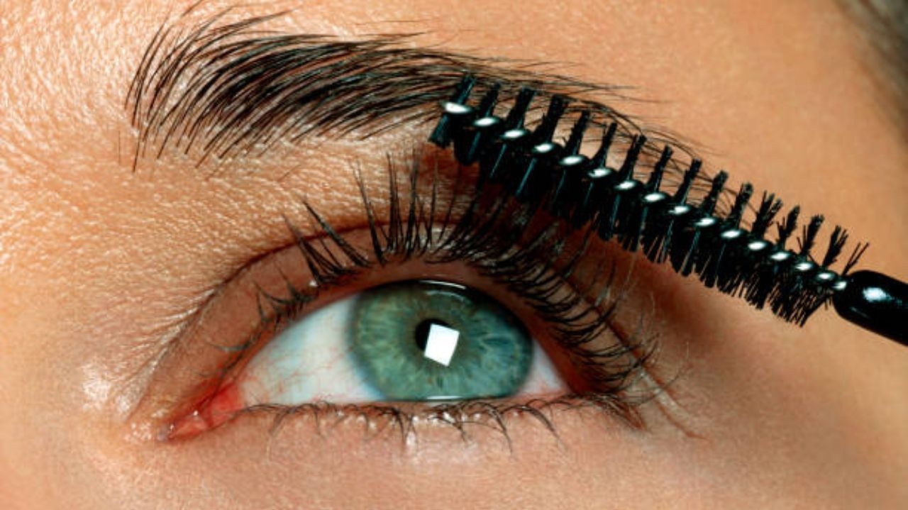 Máscara de cílios peel off: tudo que você precisa saber