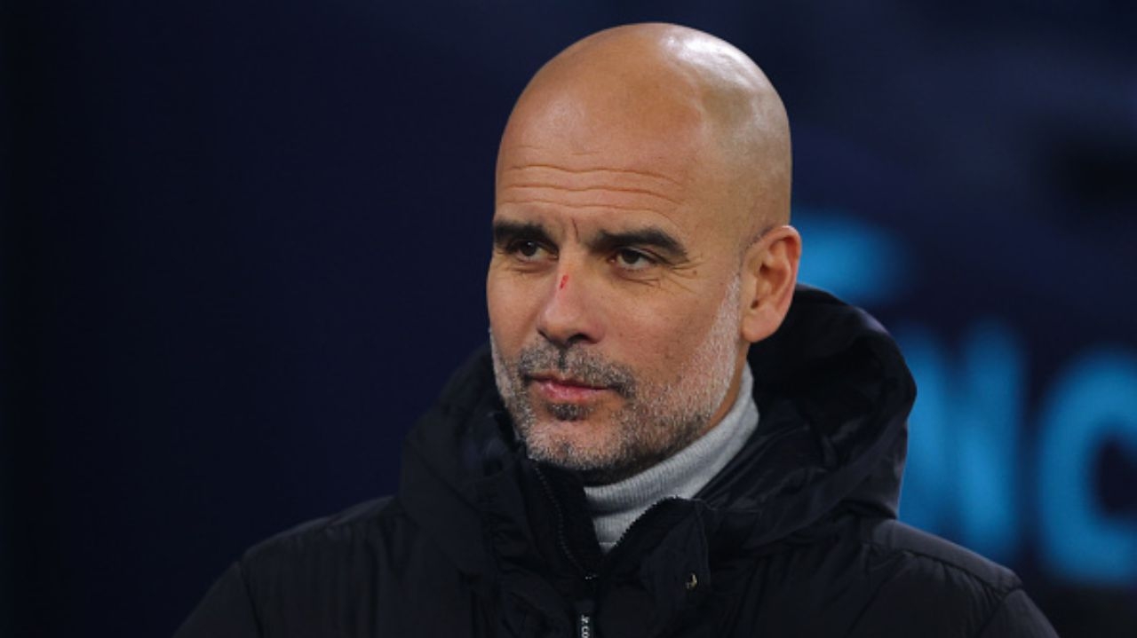 Guardiola aparece com machucados no rosto após jogo do City