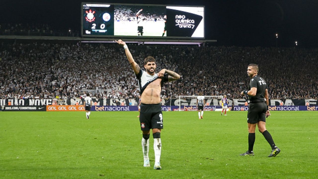 Yuri Alberto marca contra o Bahia e vira artilheiro isolado do Brasileirão