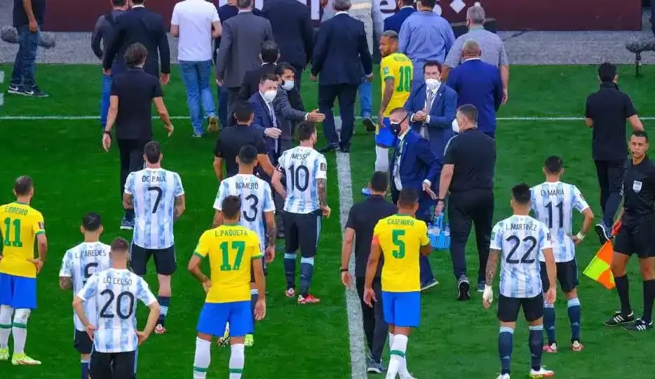 Em Brasil x Argentina que durou apenas cinco minutos, saúde pública vence