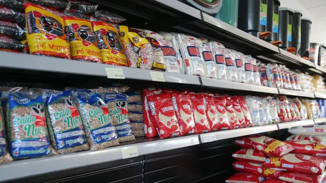 Nova reforma tributária propõe mudanças na cesta básica e impostos seletivos