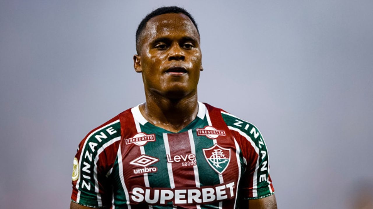 Zenit faz proposta por Jhon Arias do Fluminense
