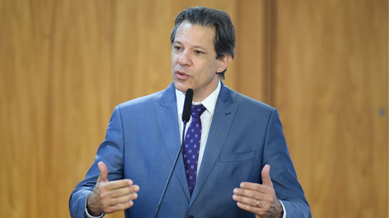 Risco fiscal acende debate sobre alteração no reajuste do salário mínimo