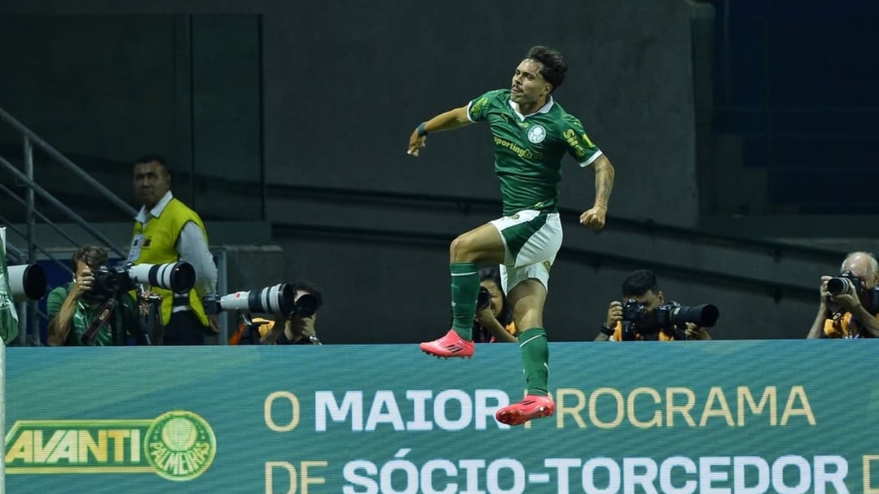 Palmeiras vence a Portuguesa com crias da base como titulares e dois gols de Maurício